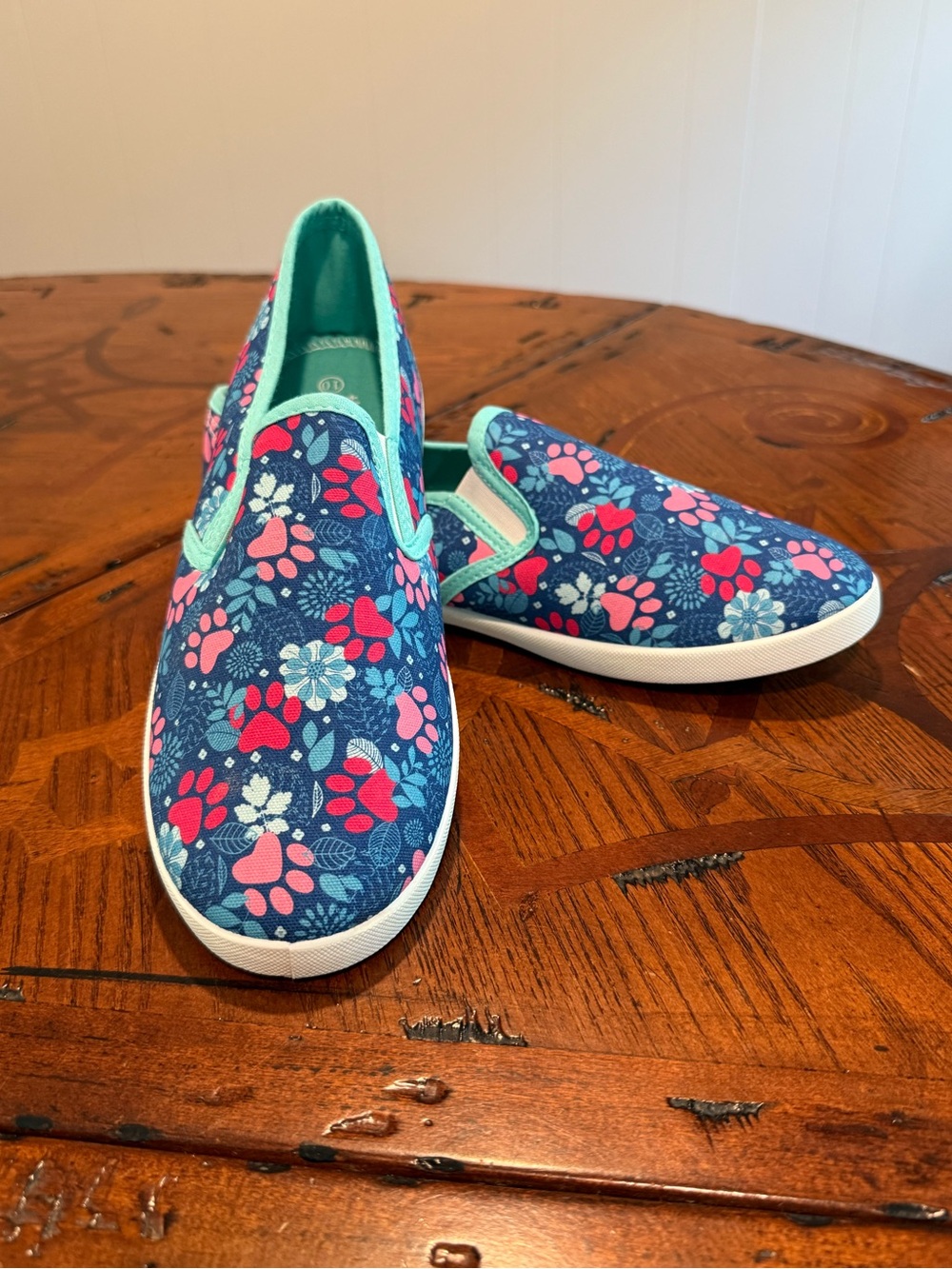 Women’s Slip-On Paw Print Canvas Shoes NWT